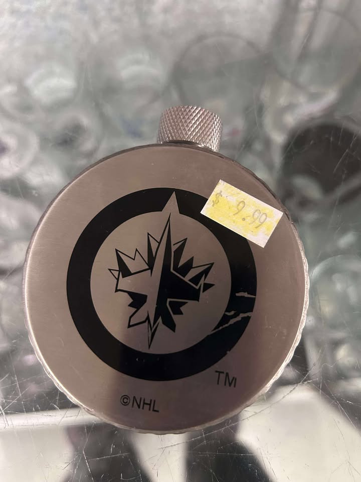 Flask - Puck NHL: Winnipeg Jets
