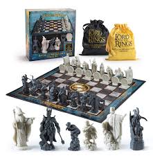 Board Game - Chess: Lord of the Rings Battle for Middle-Earth